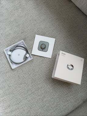 OURA RING 4 Rose Gold Size 10 Smart Ring Charging Bundle with and Gray Cable